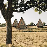 Fontaine Aux Herbes - Ecolodges Feriegård *