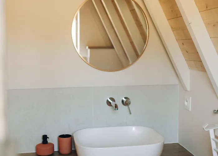 Fontaine Aux Herbes - Humulus Lupulus Feriegård *